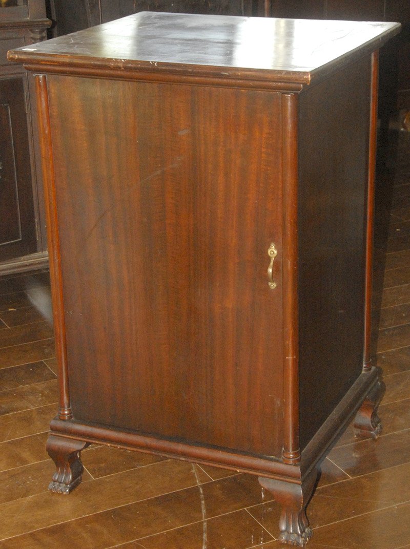 35" X 20" MAHOGANY MUSIC CABINET W/ CLAW FEET: 35" X 20" MAHOGANY MUSIC CABINET W/ CLAW FEET 35" X 20" MAHOGANY MUSIC CABINET W/ CLAW FEET