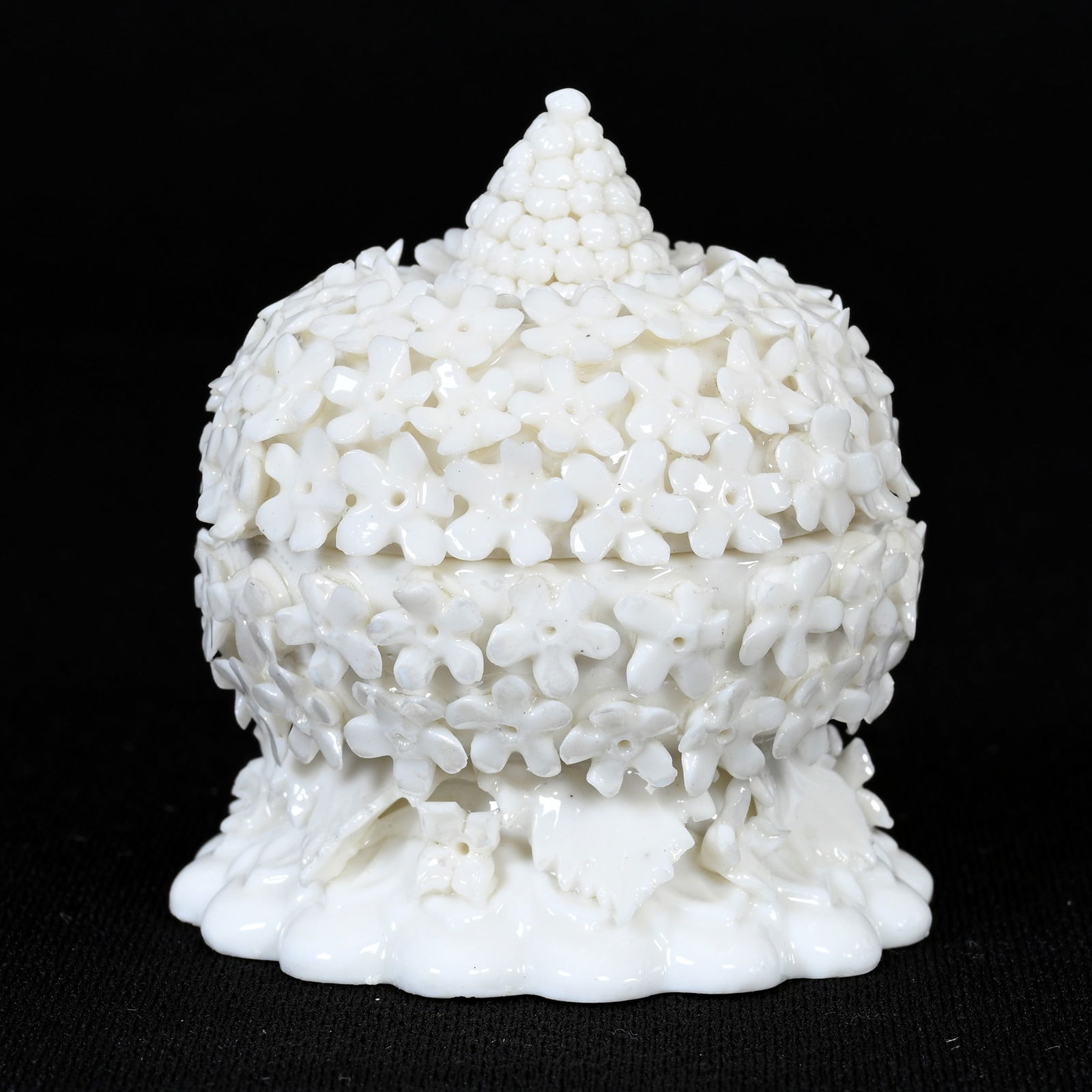 Covered Box, Irish Belleek Second Black Mark (1 of 7)