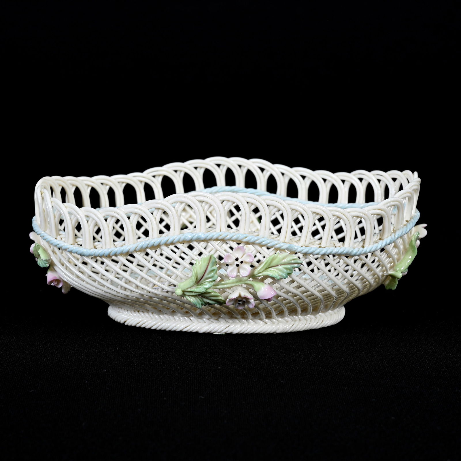 Oval Basket, Irish Belleek, Four Strand Two Pad Mark (1 of 4)