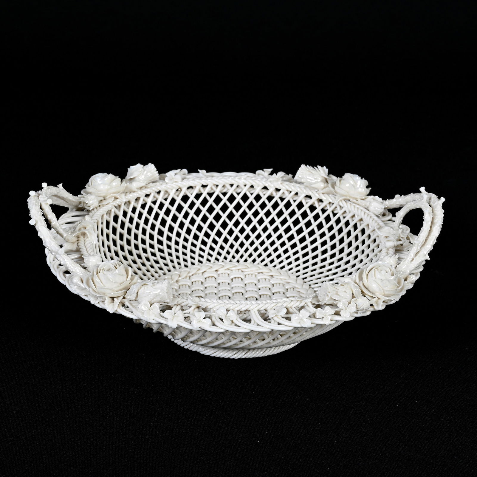 Basket, Irish Belleek, Three Strand, One Pad (1 of 4)