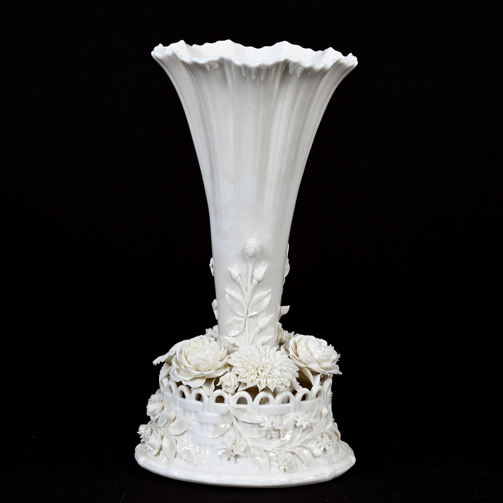 Table Centerpiece, Irish Belleek, Third Black Mark (1 of 3)