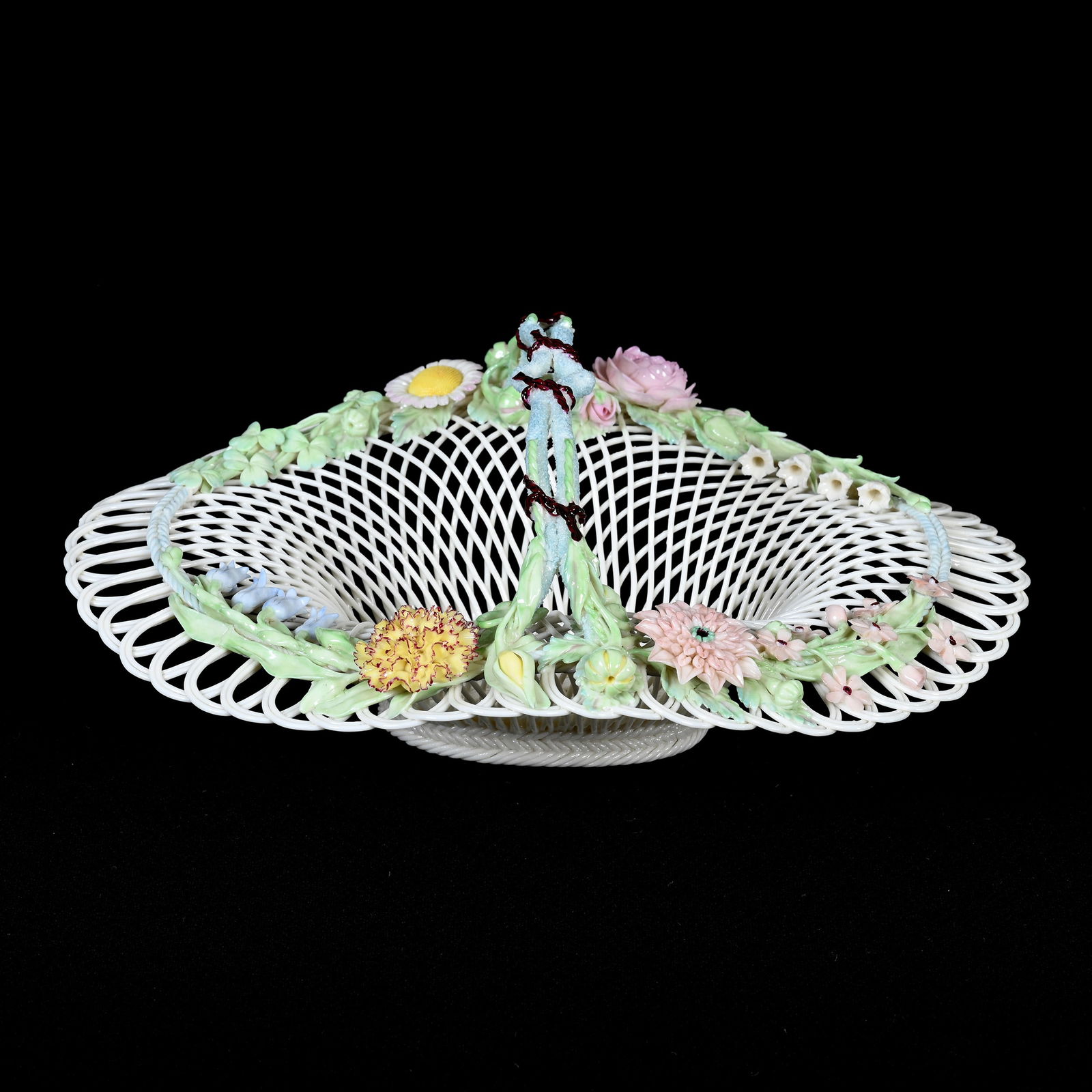 Handled Basket, Irish Belleek, Four Strand, One Pad (1 of 4)