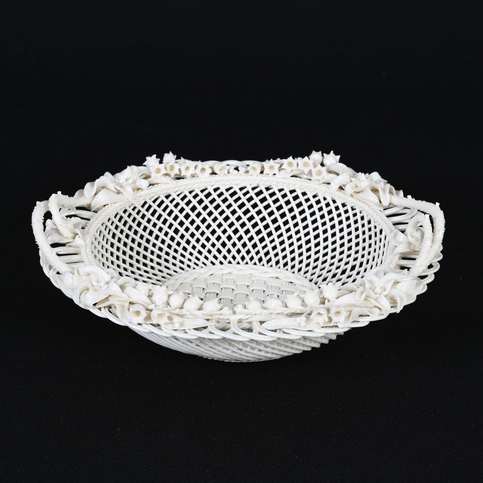 Handled Basket, Irish Belleek, Four Strand, One Pad (1 of 4)
