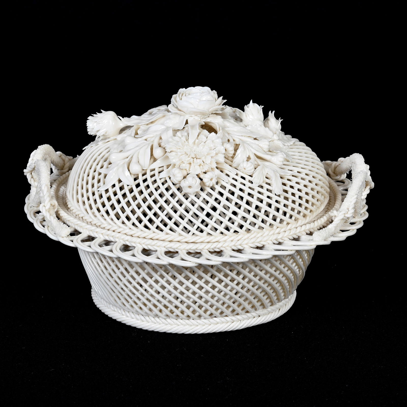 Covered Basket, Irish Belleek, Four Strand, Two Pad (1 of 4)