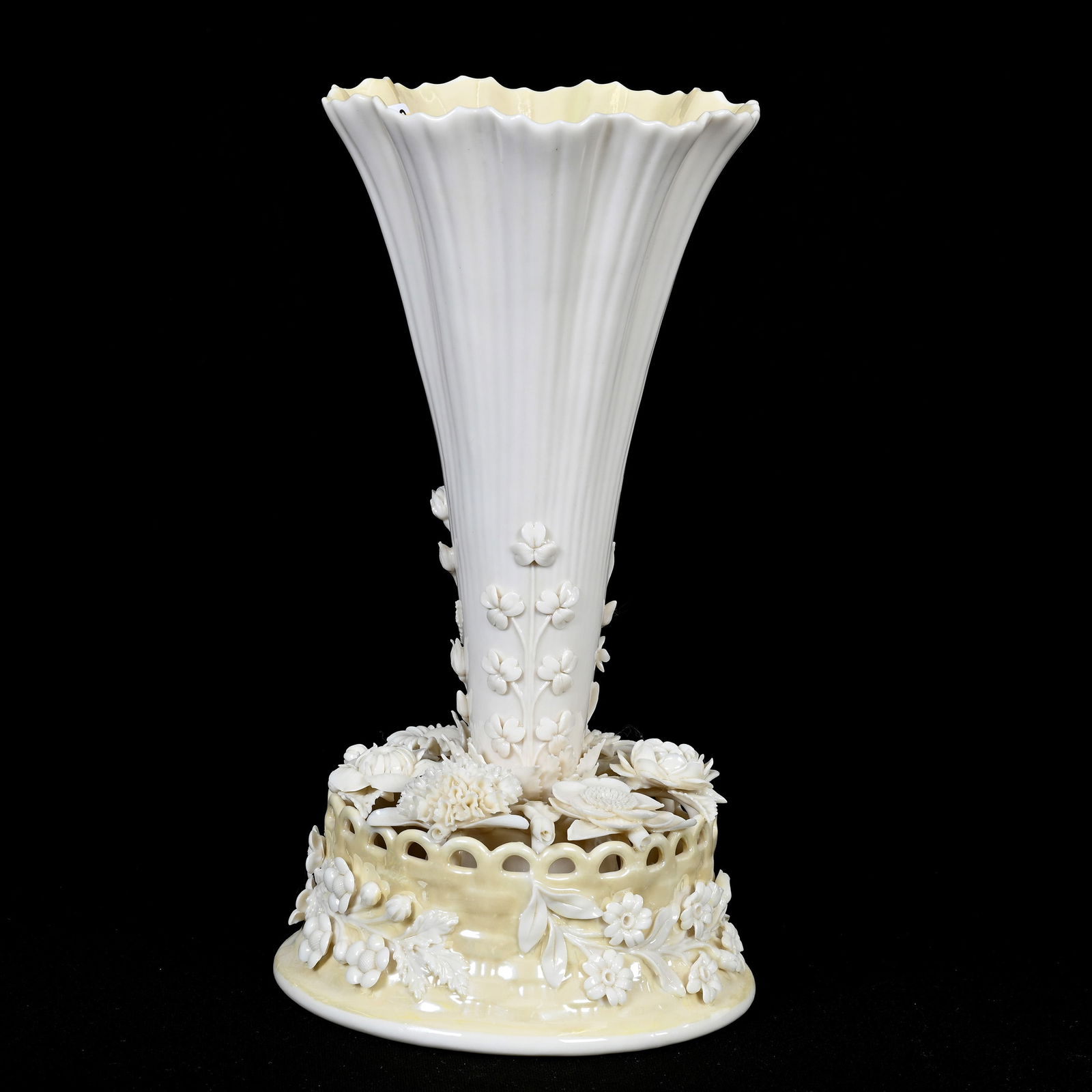 Centerpiece, Irish Belleek, Fifth Green Mark (1 of 3)