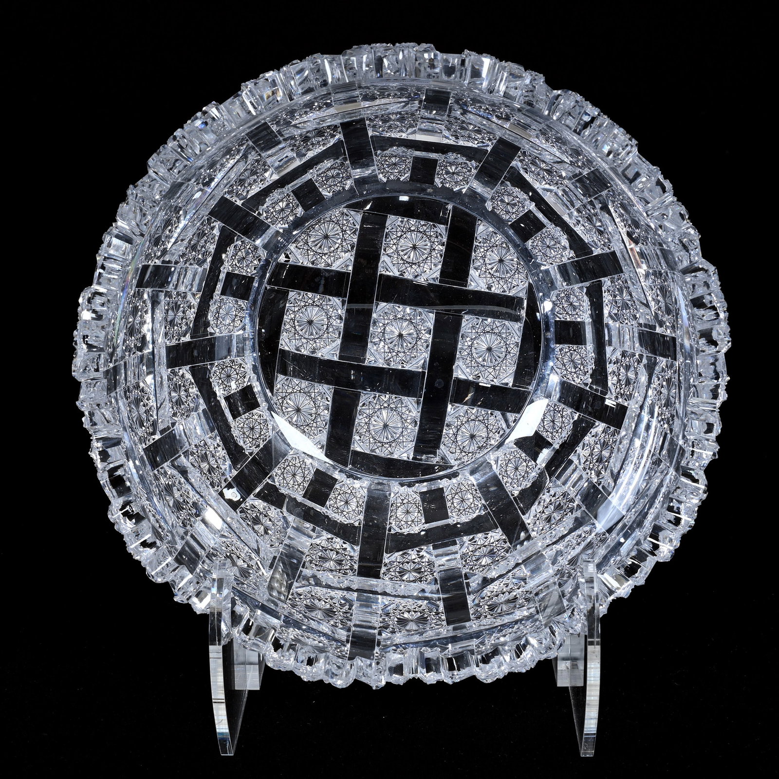 Bowl, ABCG, Lattice & Rosette Pattern By Hawkes: Bowl, ABCG, Lattice & Rosette Pattern By Hawkes, 4.5" x 9", Very Nice Quality, The Shape Is Correct, But Due To Its Weak Fluorescence Under A Black Light, Woody Auction Does Not Guarantee The Authenti