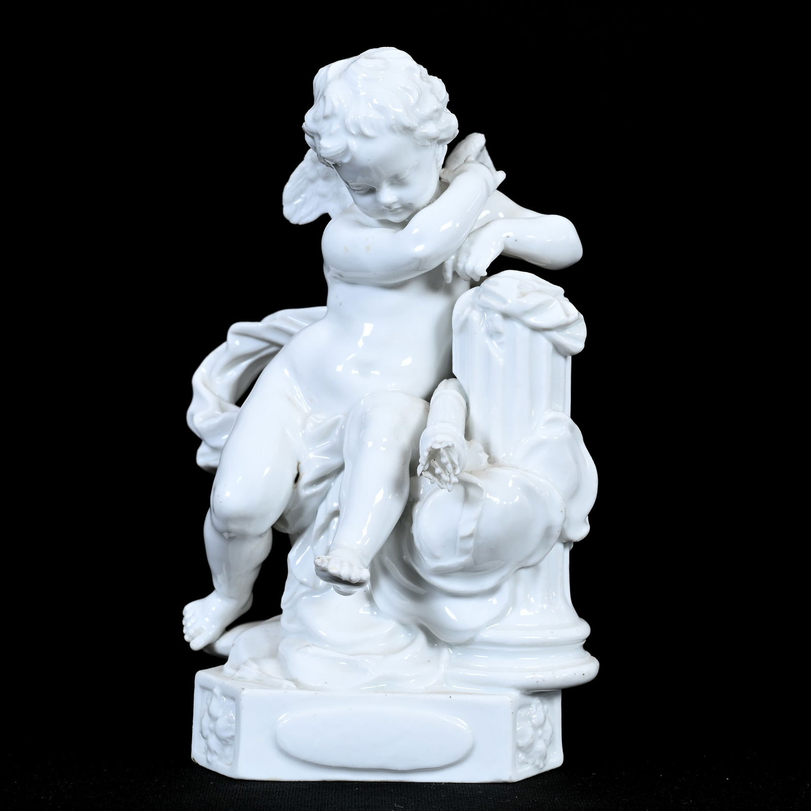 Figurine, Meissen Blue Crossed Swords Mark (1 of 3)