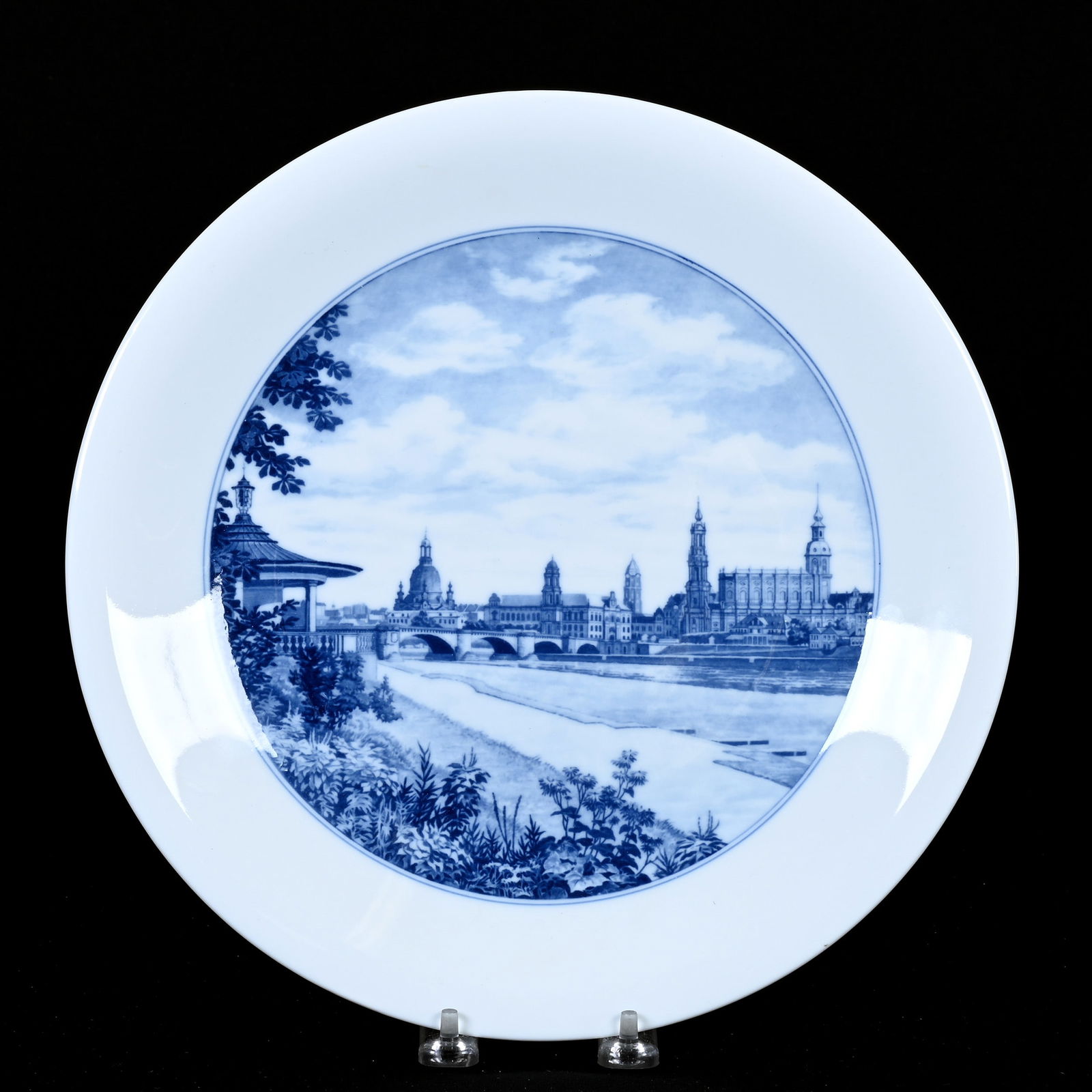 Charger, Meissen Blue Crossed Swords Mark (1 of 2)