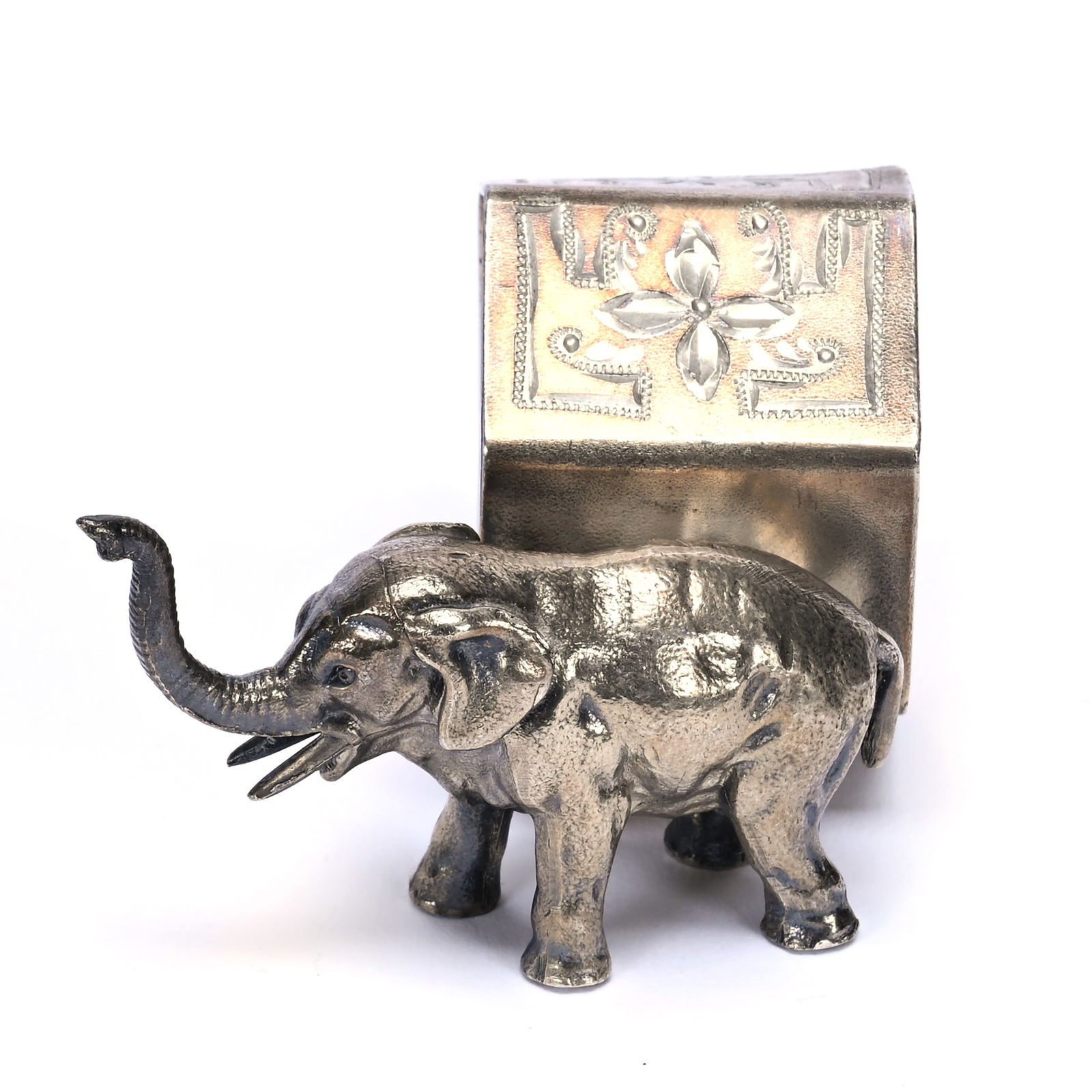 Figural Napkin Ring, Elephant (1 of 3)