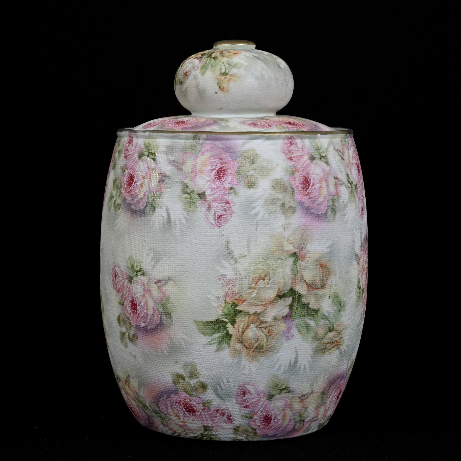 Rose Tapestry Humidor, Royal Bayreuth Blue Mark: Rose Tapestry Humidor, Royal Bayreuth Blue Mark, 6.75" x 4.5", Private Illinois Collection.