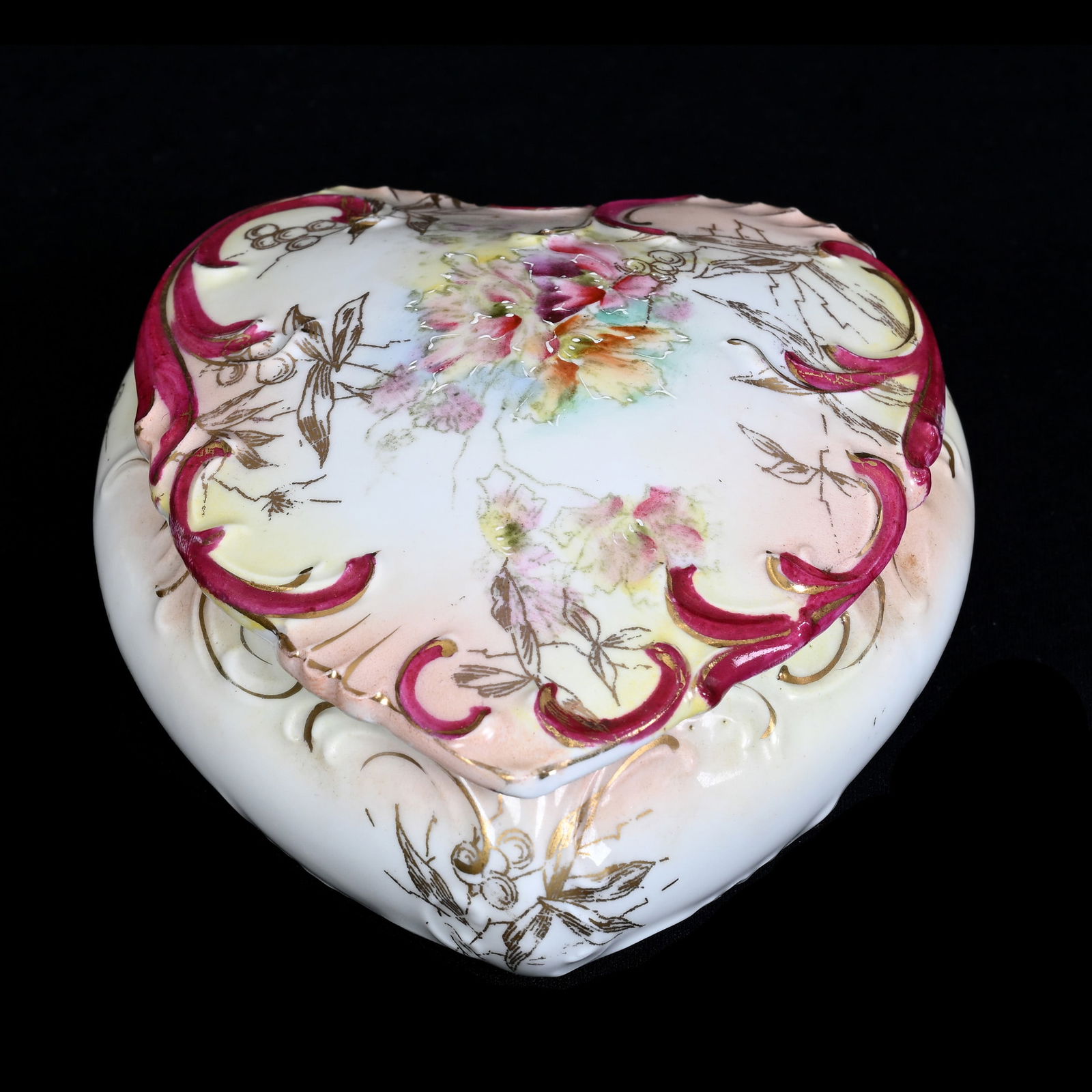 Covered Box, Heart Shape, Unmarked R. S. Prussia Auction