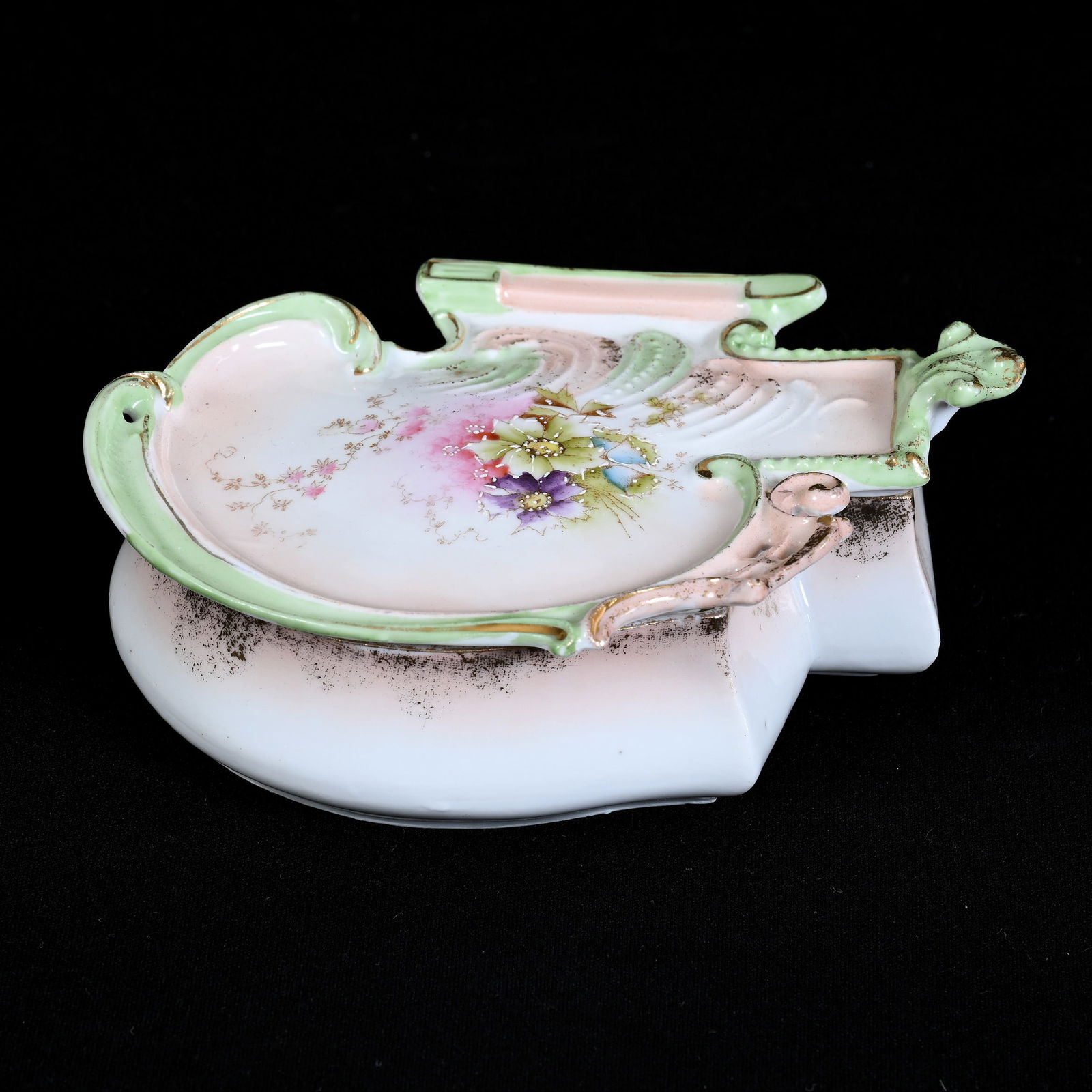 Covered Box, Early Unmarked R. S. Prussia (1 of 3)