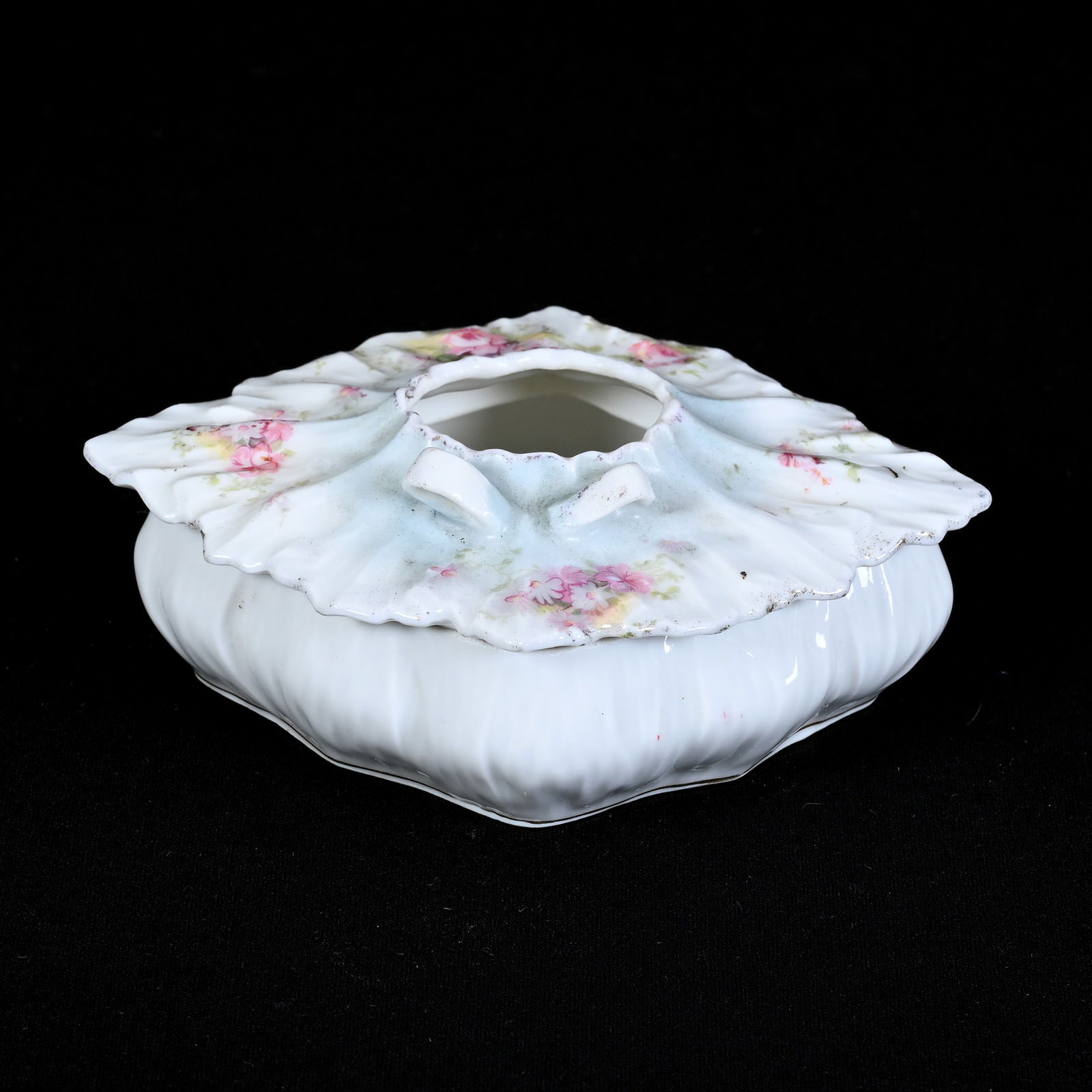 Hair Receiver, Unmarked R. S. Prussia: Hair Receiver, Unmarked R. S. Prussia, 2" x 5" x 4", Bowtie Mold, Blue And White Tones, Pink Floral Decor, Illinois Private Collection.