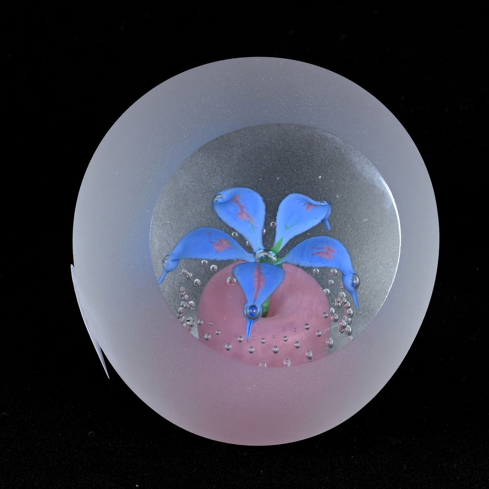 Paperweight In Style Of Caithness (1 of 2)