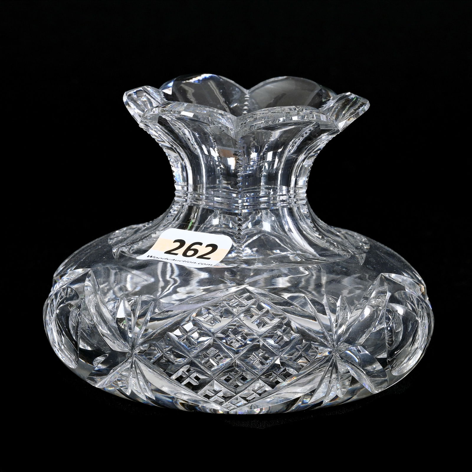 Small Flower Center, ABCG, Alternating Panels Of Crosscut Diamond And Bullseye With Fan Highlights (1 of 3)