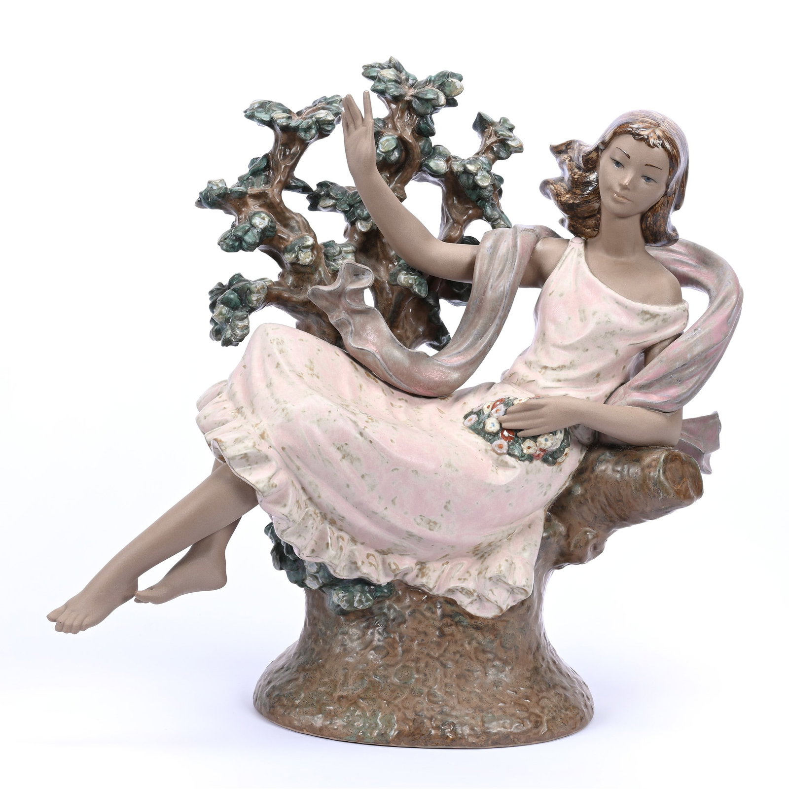 Figurine Marked Lladro #2062 Titled "Day Dream": Figurine Marked Lladro #2062 Titled "Day Dream", 15.5" x 15" x 7", Estate Of Marvin And Elfriede MIller, North Dakota.