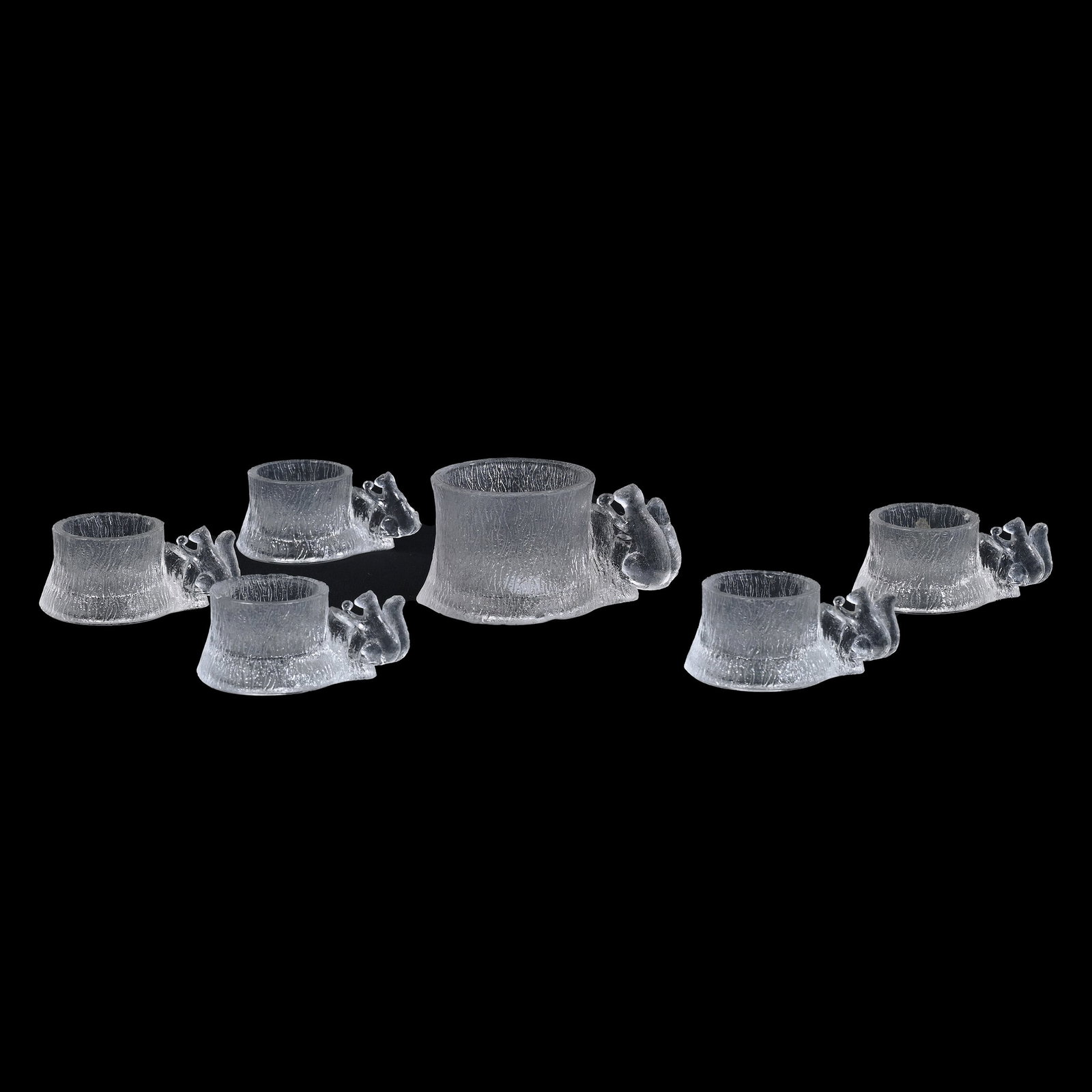 6 Piece Salt Set, Clear Early American Pressed Glass, Squirrel And Trunk Design: 6 Piece Salt Set, Clear Early American Pressed Glass, Squirrel And Trunk Design, Features (1) 1.75" x 3.5" Master Salt, Has A Few Edge Chips (5) 1.5" x 2.5" Individual Salts, One Has A Tail Missing, K