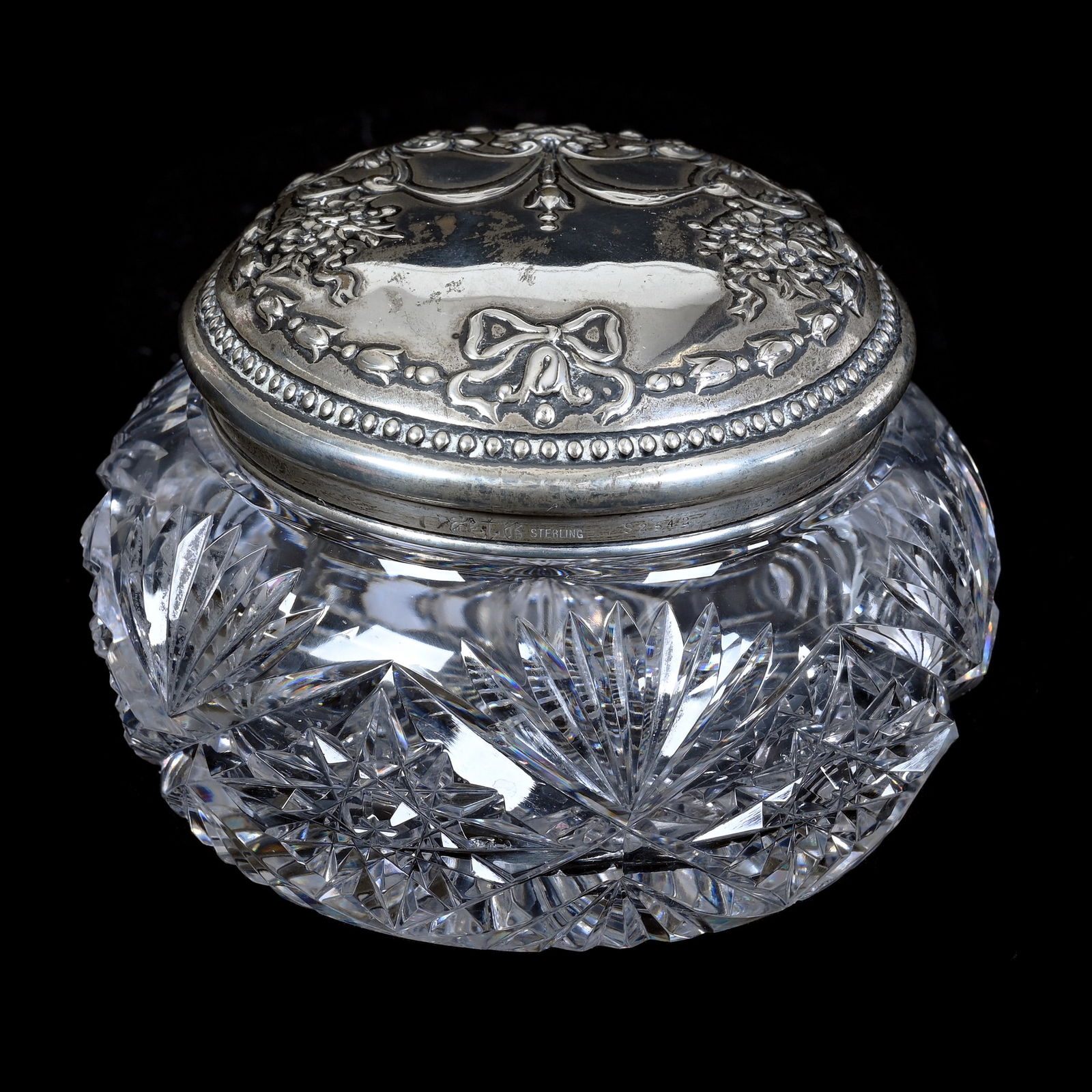 Powder Box, ABCG, Hobstar And Fan Motif (1 of 6)