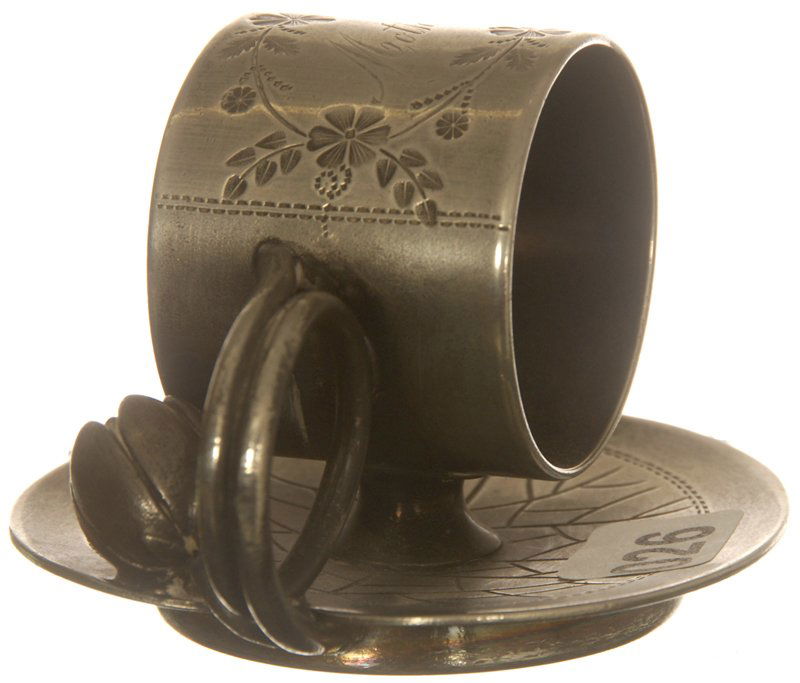 3 3/4" MERIDEN #168 SILVERPLATE FIGURAL NAPKIN RING: 3 3/4" MERIDEN #168 SILVERPLATE FIGURAL NAPKIN RING HOLDER LILY PAD, RING ENGRAVED "MOTHER"
