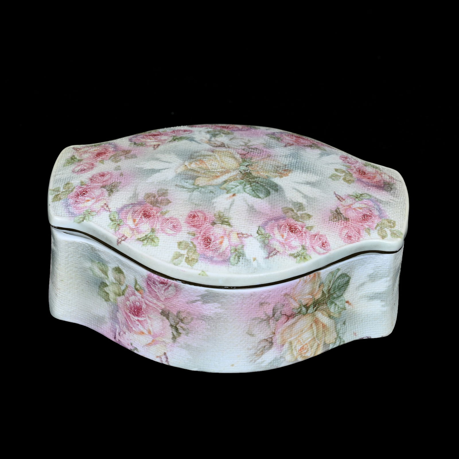 Covered Box, Royal Bayreuth Blue Mark, Rose Tapestry Finish (1 of 3)