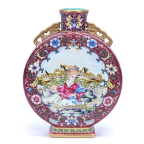 Moon Vase, Chinese Export Enamel Porcelain