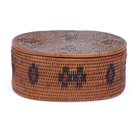 Oval Covered Basket, Unidentified Native American Tribe, Nice Weaving