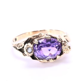 Lady's Ring, 14k Gold, Oval Facet Cut Stone With Figure Of Nude And Tulip