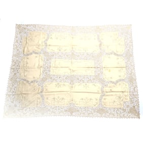 Table Cloth With Elaborate Bobbin Lace Edging