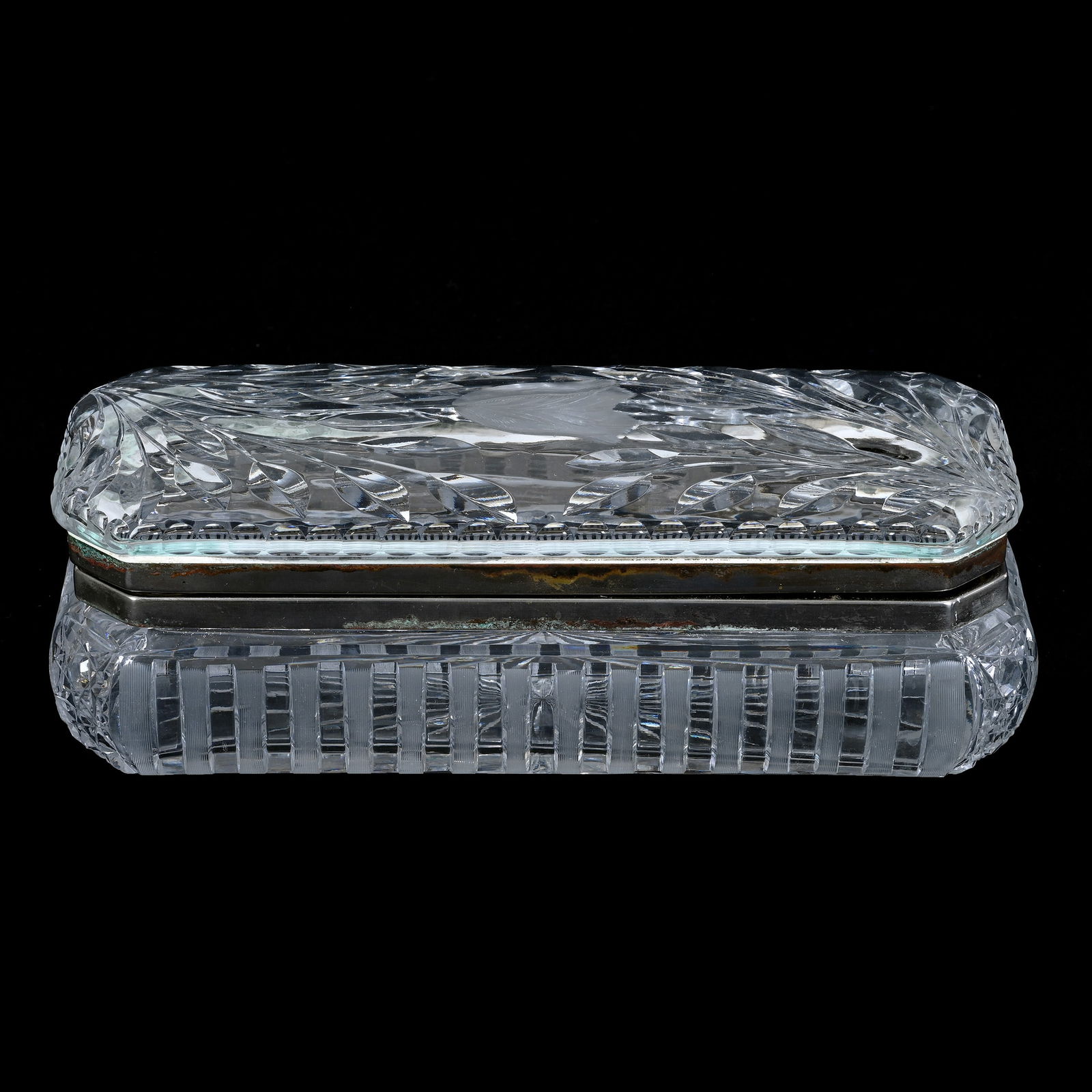 Handkerchief Box, American Brilliant Cut Glass, Engraved Tulip Lid (1 of 5)