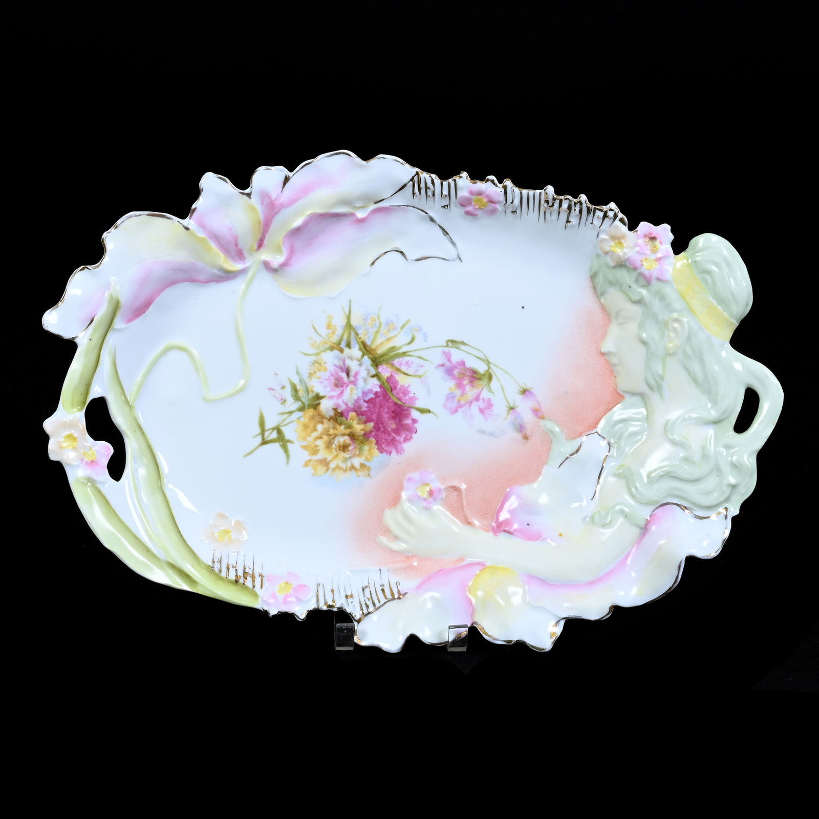 Oval Tray, Unmarked R.S. Prussia, Hidden Image Mold (1 of 2)