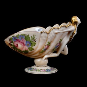 Centerpiece With Nude, Pink Cambridge Crown Tuscan Charleton Art Glass