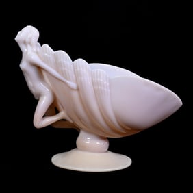 Centerpiece, Cambridge Crown Tuscan, Shell Design With Nude