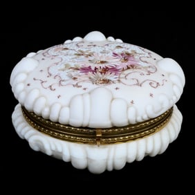 Dresser Box, Unmarked Wave Crest Puff Mold