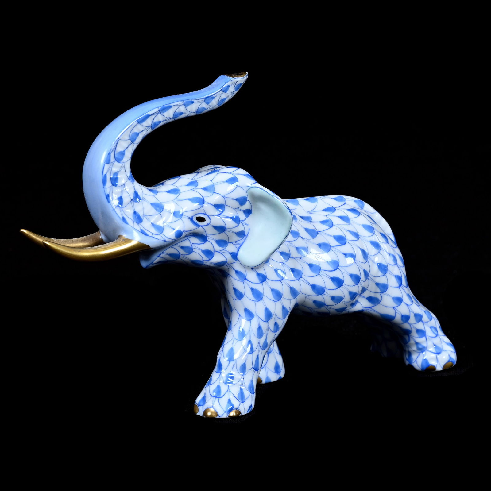 Figurine, Elephant, Porcelain Marked Herend, Blue And White Fishnet Design (1 of 3)