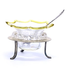 Salt Dip, Stourbridge Clear Art Glass Insert With Green Applied Border Set On Silver Plate Stand