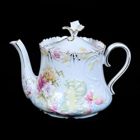 Teapot, Unmarked R.S. Prussia, Hidden Image Mold