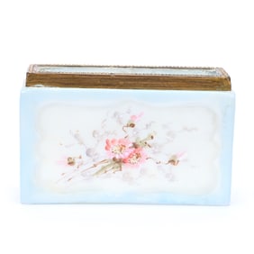 Playing Card Holder, Wave Crest Banner Mark