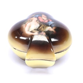 Covered Box, Club Shape, Royal Bayreuth Green Mark