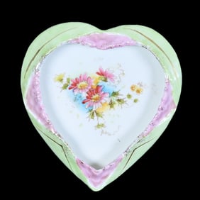 Ash Tray, Unmarked R.S. Prussia, Heart Shape