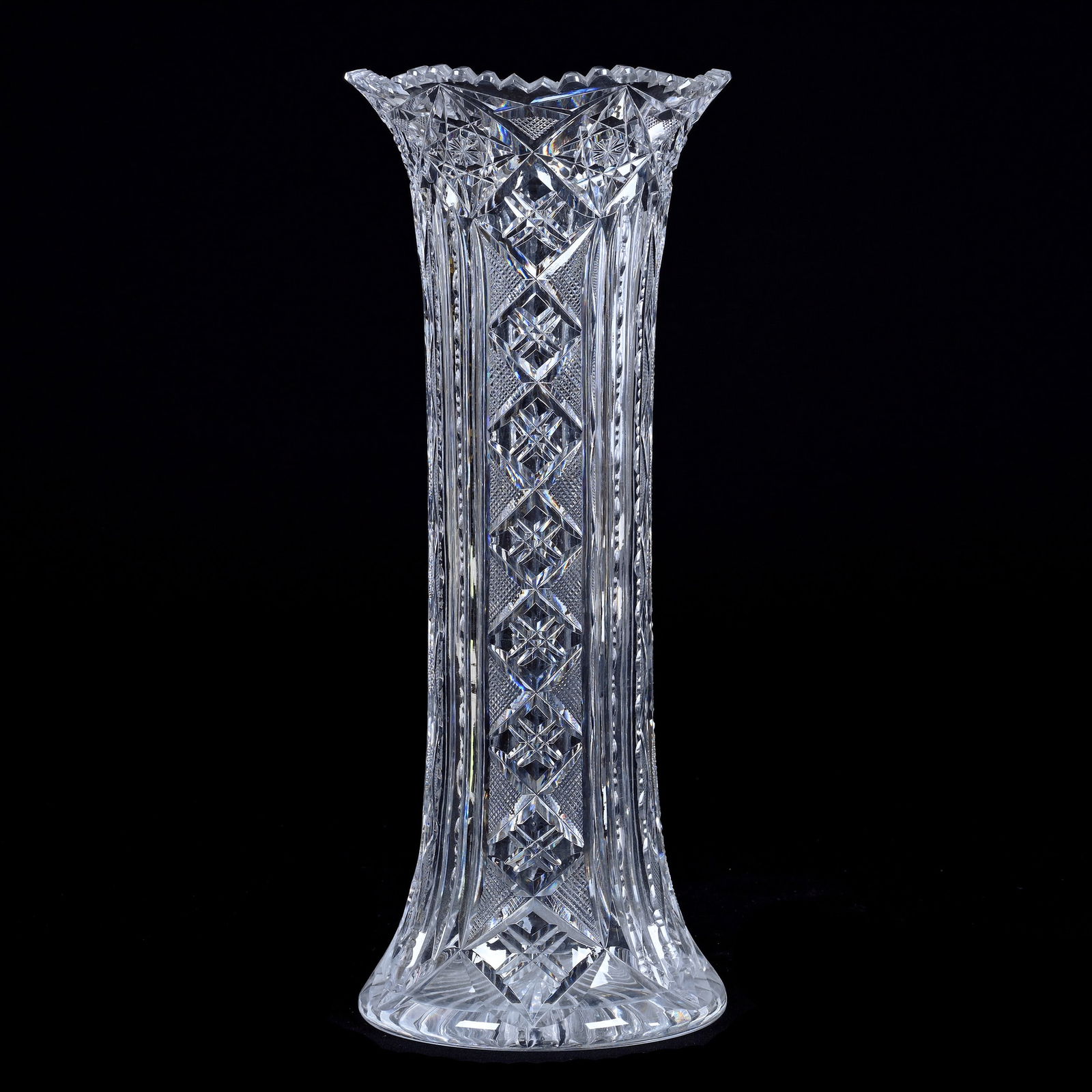 Vase, ABCG, Columns Of Crosscut Diamond, Strawberry Diamond And Prism Motif (1 of 3)