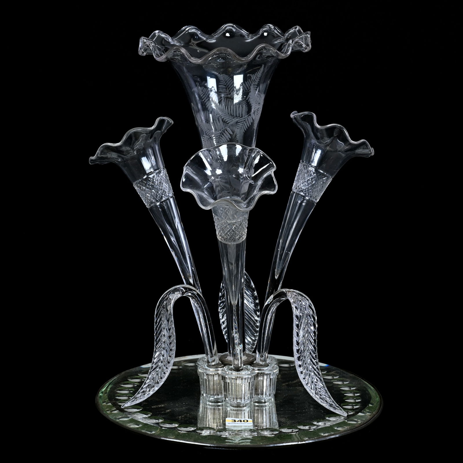 Epergne, Four Clear Lilies With Three Bent Leaf Highlights (1 of 3)