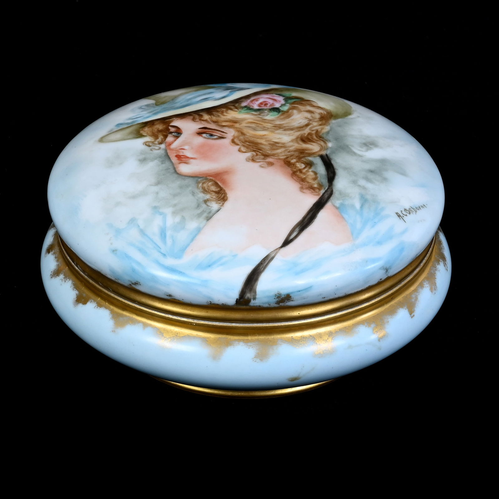 Round Covered Box Marked T&V Limoges (1 of 4)