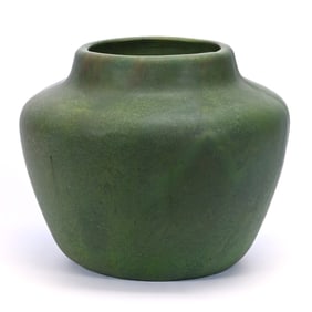 Vase, Unmarked Roseville Art Pottery, Early Carnelian, Beautiful Green Glaze