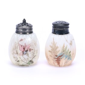 Salt And Pepper Shakers, Unmarked Wave Crest Leaf Mold