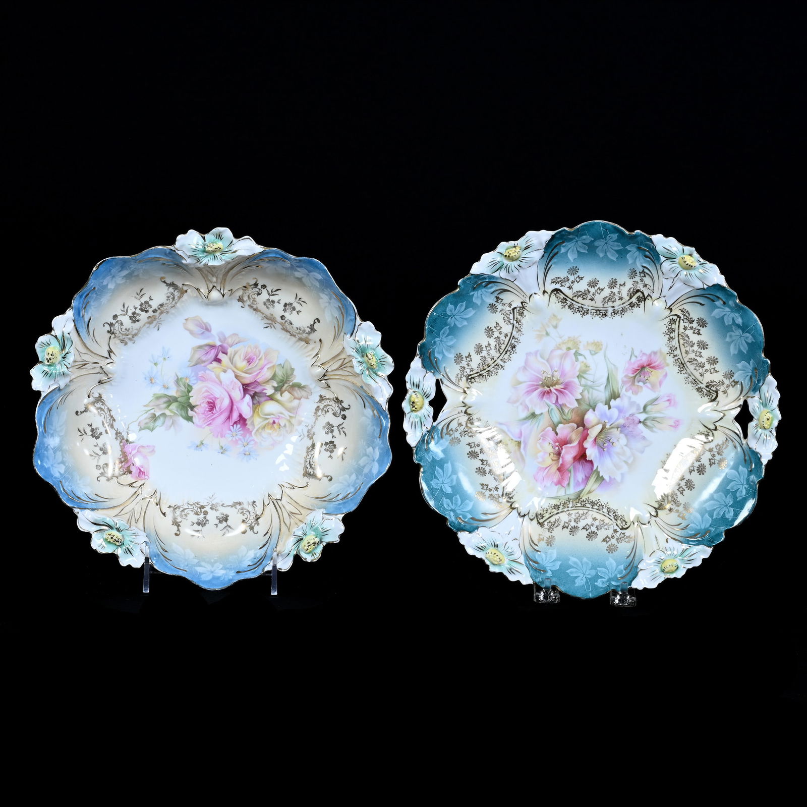 (2) Unmarked Items, Lily Mold, Blue Cream and White Tones, Floral Decor, (1 of 4)
