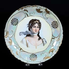 Plate, Unmarked Royal Saxe, Yellow Center With Queen Louisa Portrait