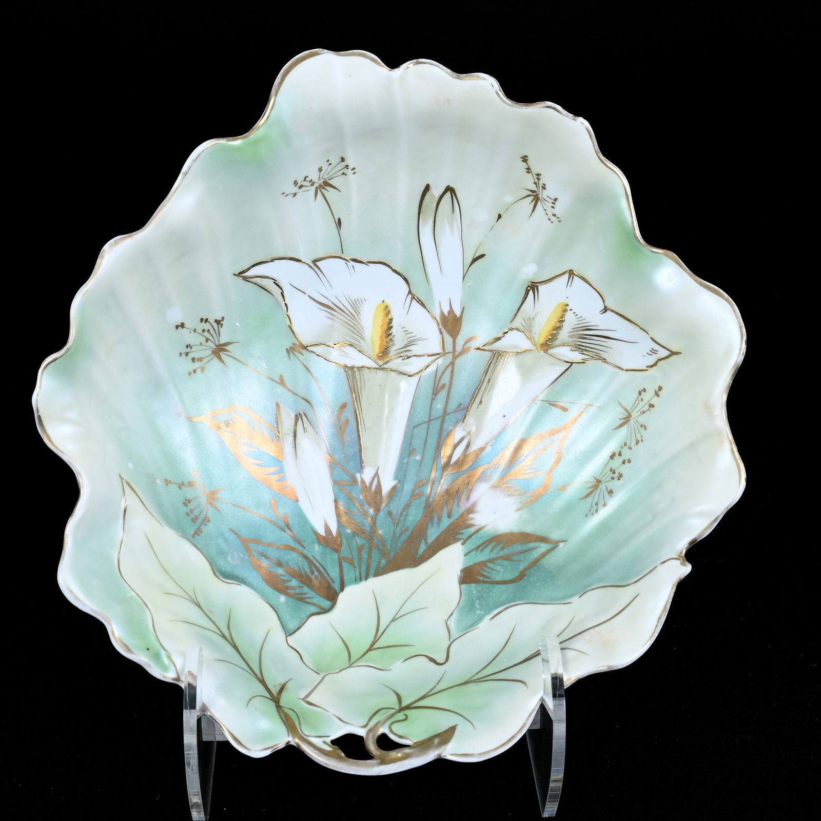 Bowl, Unmarked R.S. Prussia, Leaf Mold, Green and White Satin Finish (1 of 2)