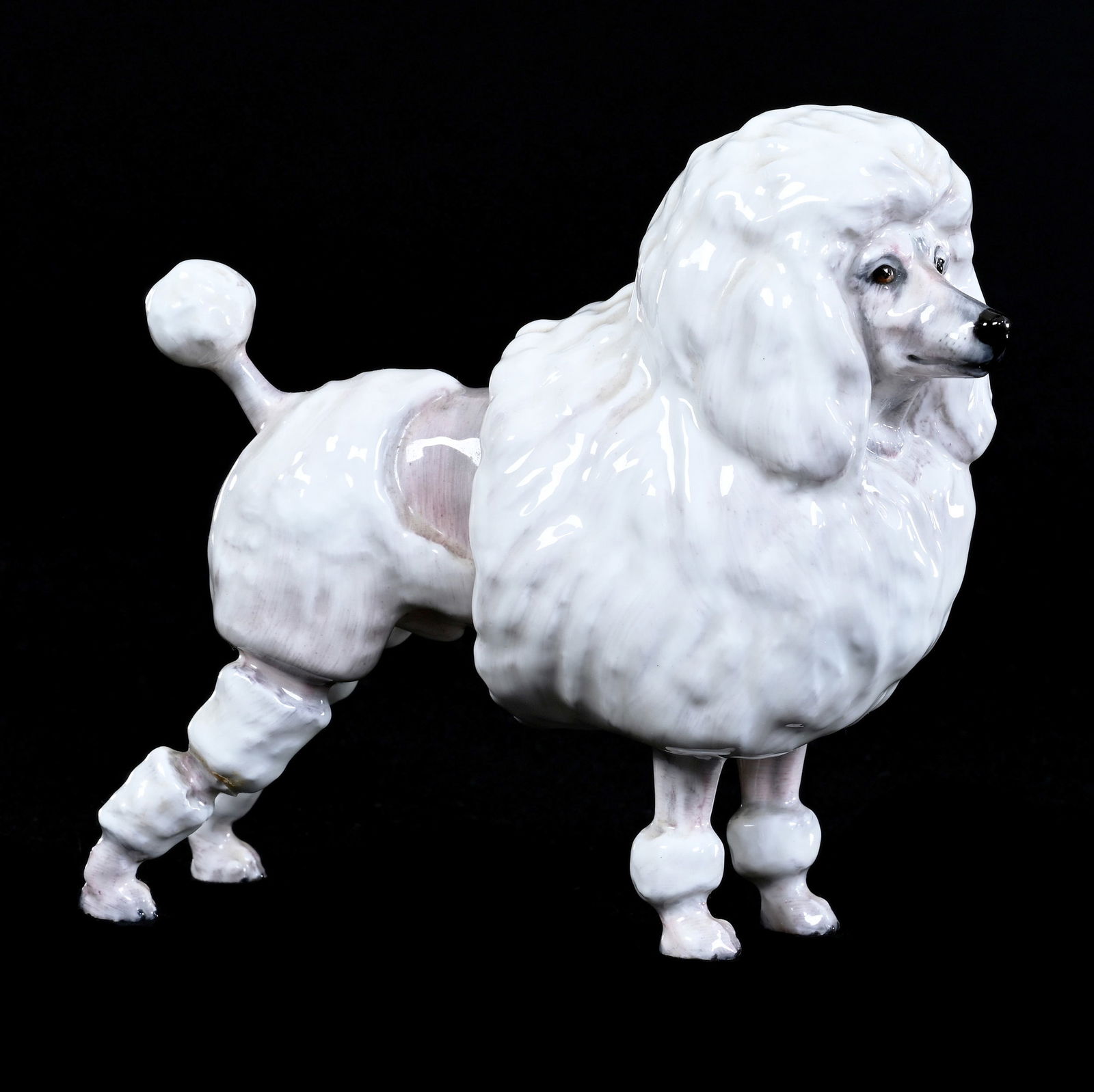 Figurine, Standard Poodle Marked Royal Doulton (1 of 3)