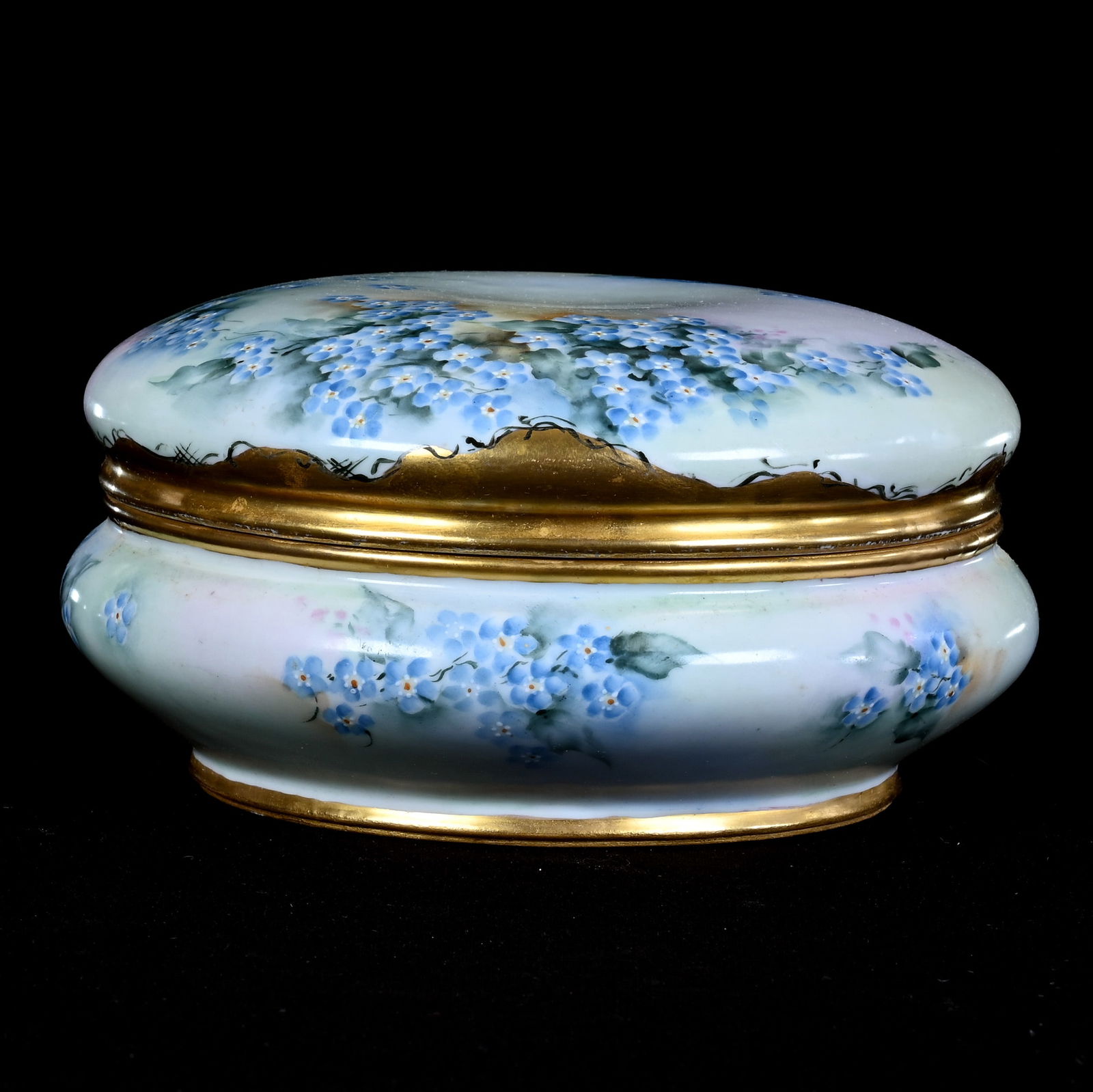 Round Covered Box, Marked Royal Czcho-Slov, Blue Forget-Me-Not Decor (1 of 3)