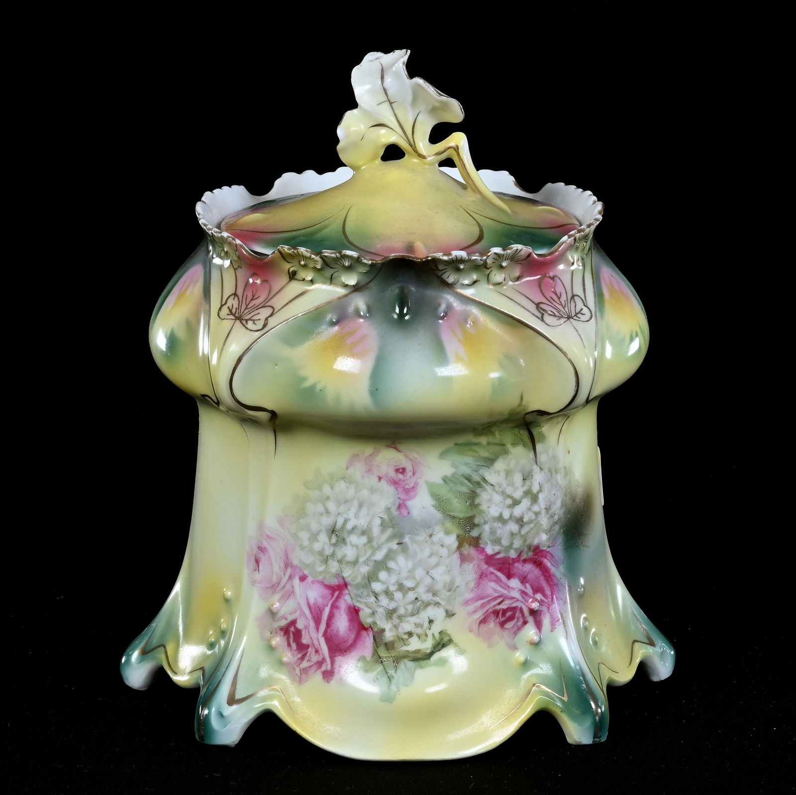 Biscuit Jar, Marked R.S. Prussia, Point And Clover Mold (1 of 3)